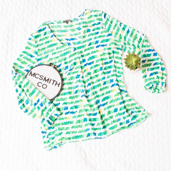 Vince Camuto | Watercolor Green Long Sleeve Blouse - Picture 5 of 5